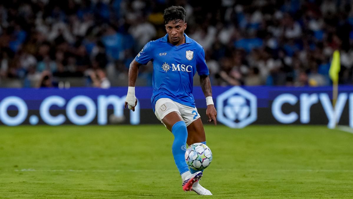Furto a casa di Alisson Santos, calciatore del Napoli: rubati orologio Rolex e collana