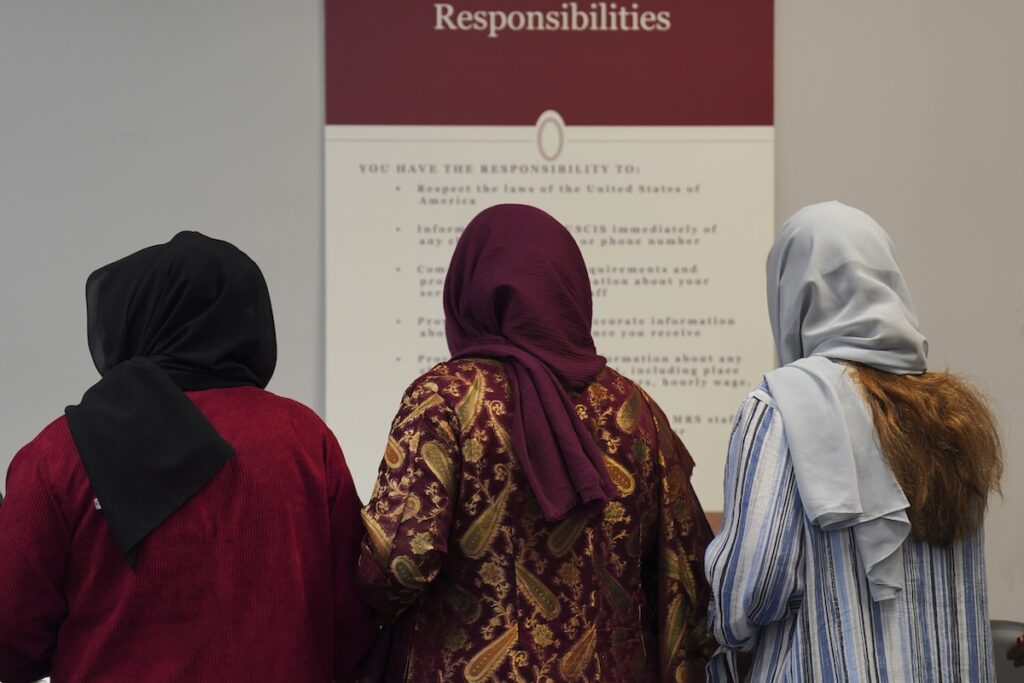 Gli Stati Uniti pianificano l'espulsione di oltre 150 afghani a rischio di persecuzione talebana
