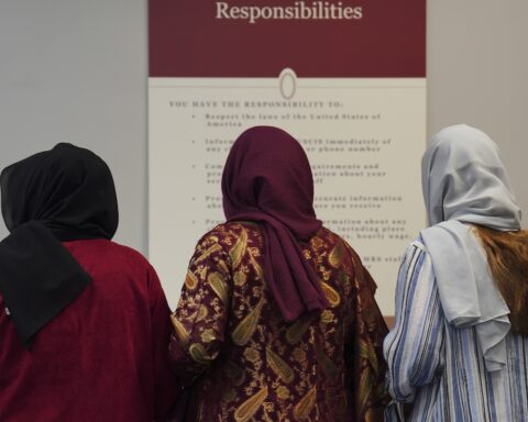 Gli Stati Uniti pianificano l'espulsione di oltre 150 afghani a rischio di persecuzione talebana