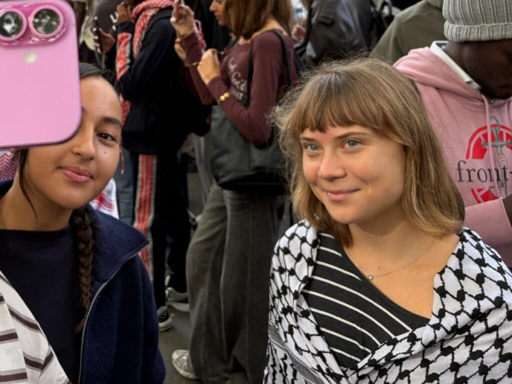 Greta Thunberg sostiene la protesta degli studenti a Saint-Denis, manifestazione prevista sabato in Francia