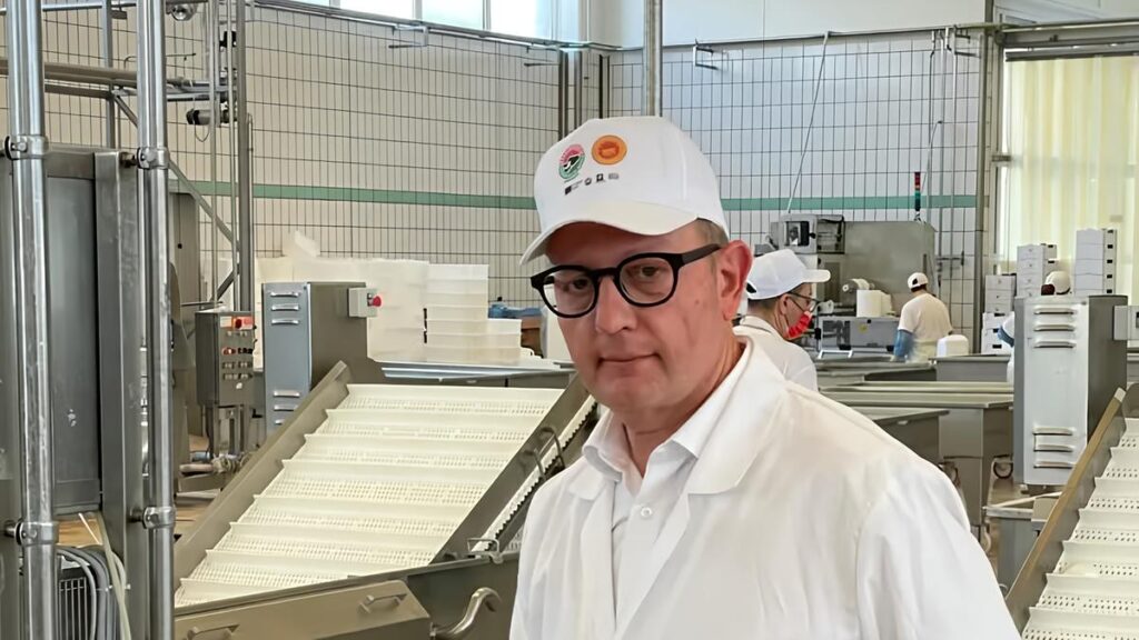 Il blocco dei tir ferma tonnellate di mozzarella di bufala in autostrada: la filiera in crisi
