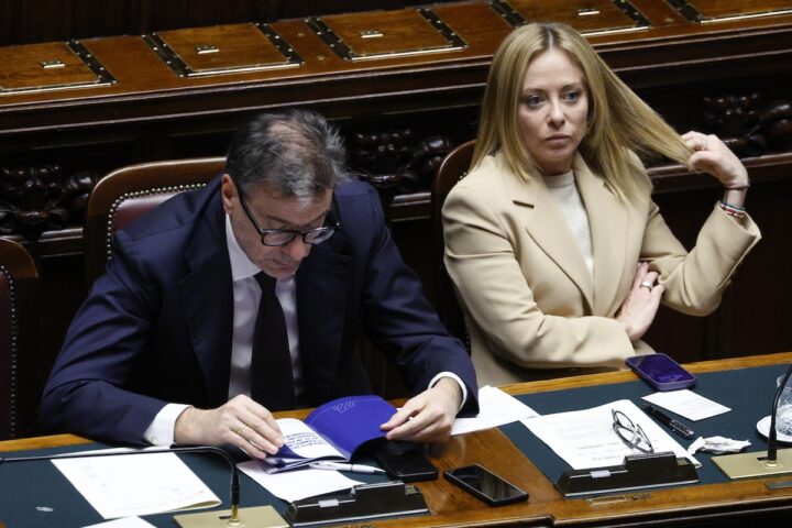 Il confronto con l'Ue sulle bollette e il nuovo scontro sul taglio dell'Irpef per la manovra 2027