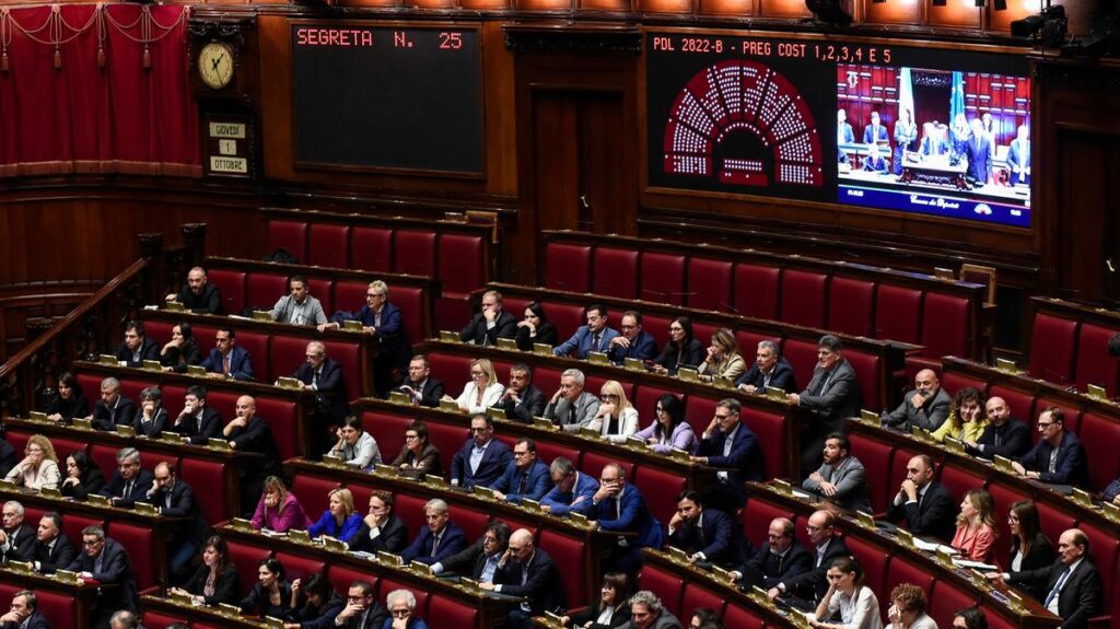 Il governo presenta la fiducia alla Camera sui primi tre articoli della riforma elettorale