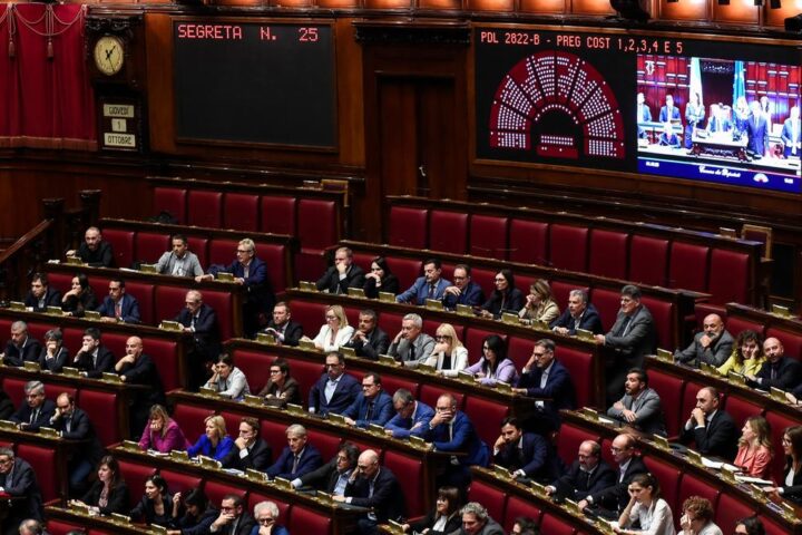 Il governo presenta la fiducia alla Camera sui primi tre articoli della riforma elettorale