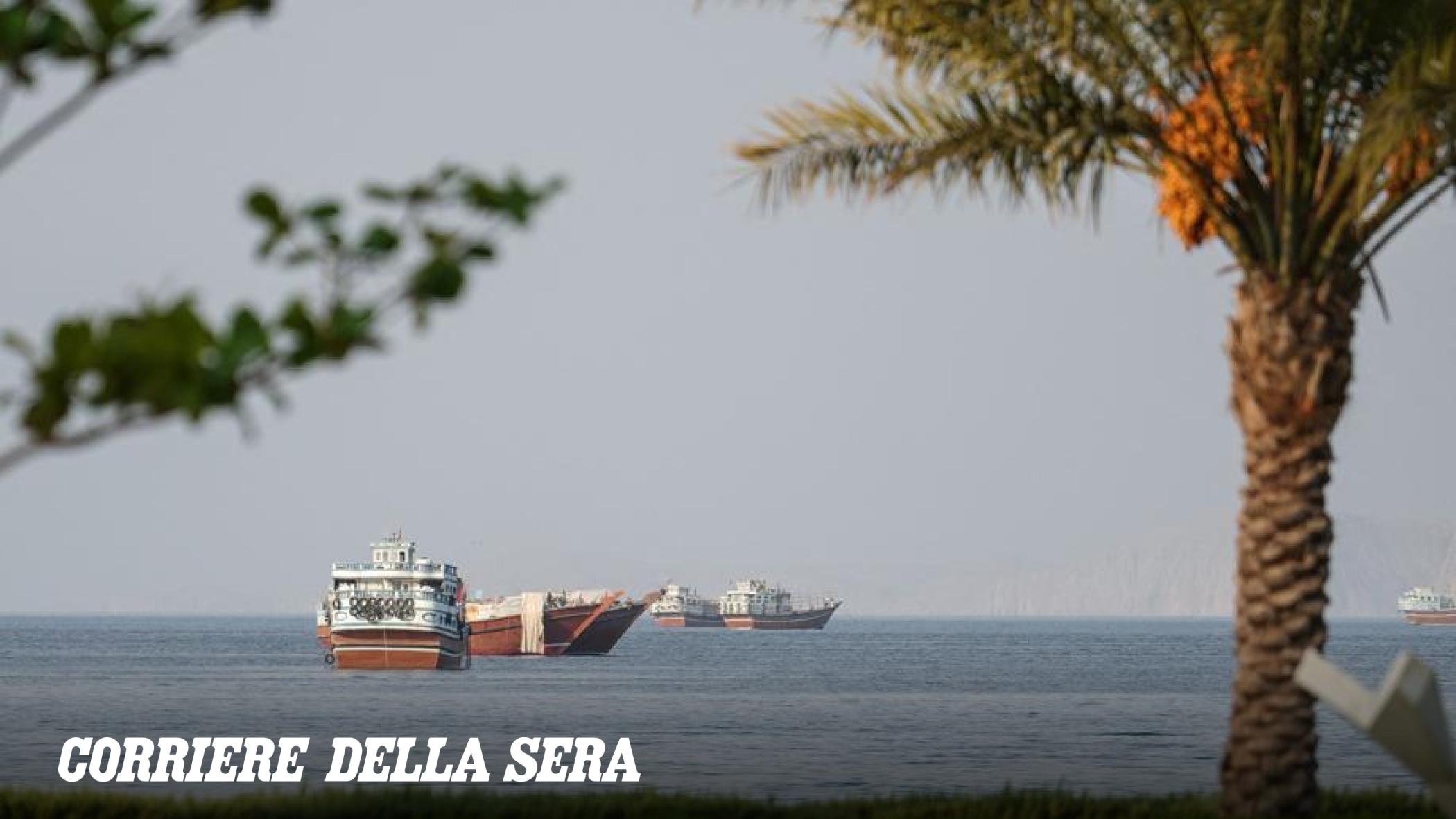 Il petrolio riprende a fluire nello stretto di Hormuz, sospetti su pedaggi imposti dall'Iran