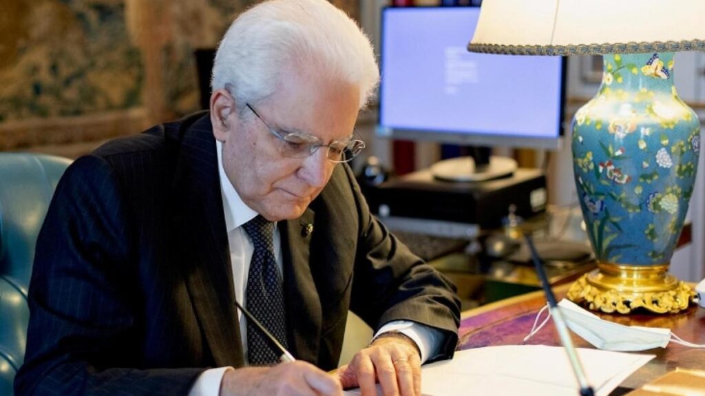 Il presidente Mattarella difende il Parlamento e la nuova legge elettorale approvata