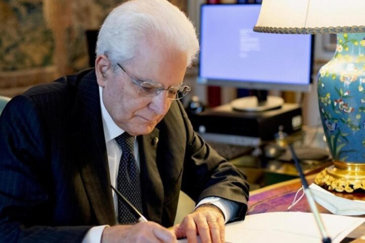 Il presidente Mattarella difende il Parlamento e la nuova legge elettorale approvata