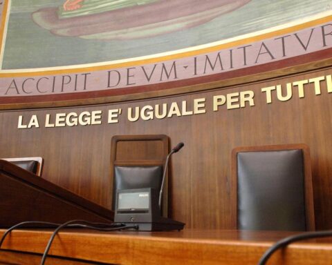 Indagini su armamenti senza licenza: otto indagati nel caso del Cantiere Navale Vittoria