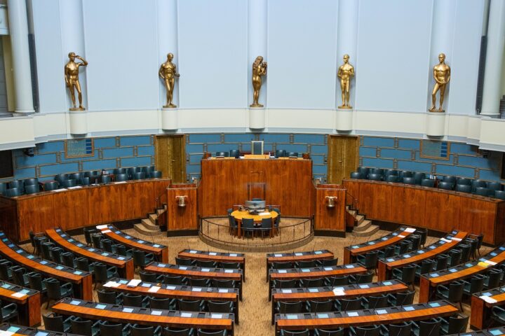 Indagini sulle intrusioni sospette nelle case dei parlamentari finlandesi