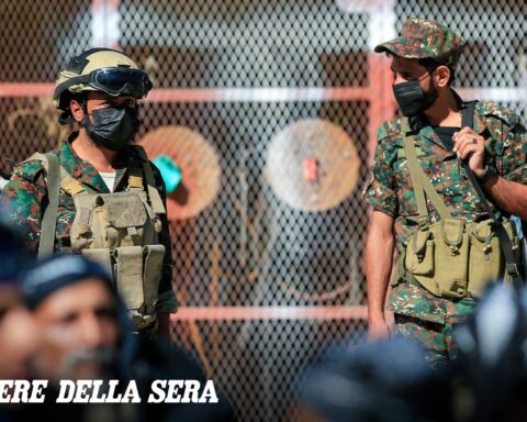 Iran: Pasdaran minacciano di sabotare cavi sottomarini nello Stretto di Hormuz