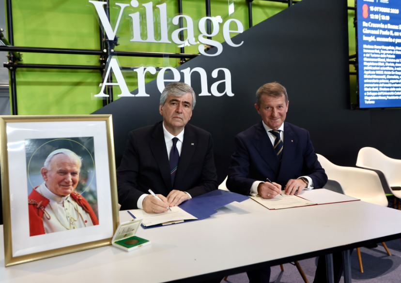 Italia e Polonia firmano accordo per il “Cammino di Giovanni Paolo II” durante il TTG di Rimini