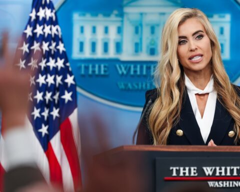 Katie Zacharia, nuova portavoce di Trump, licenziata dopo cinque giorni di incarico