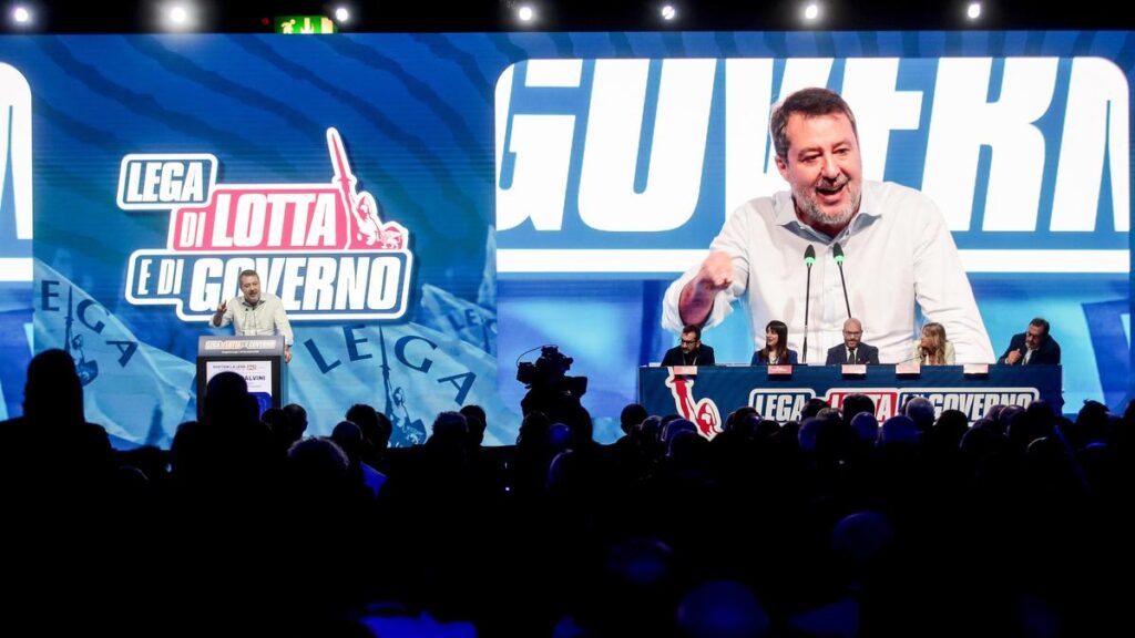 La Lega cambia simbolo: da "Salvini premier" a "Italia federale" al congresso di Milano