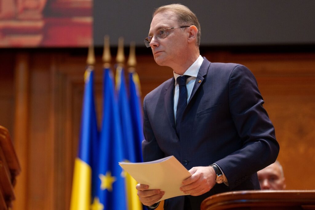 La Romania forma un governo di minoranza con Luca Niculescu dopo sei mesi di crisi politica
