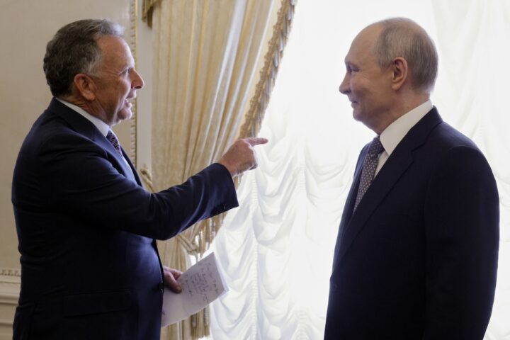 La Russia apre alla ripresa dei colloqui con l'Ucraina mediati dagli Stati Uniti a novembre negli Emirati Arabi Uniti