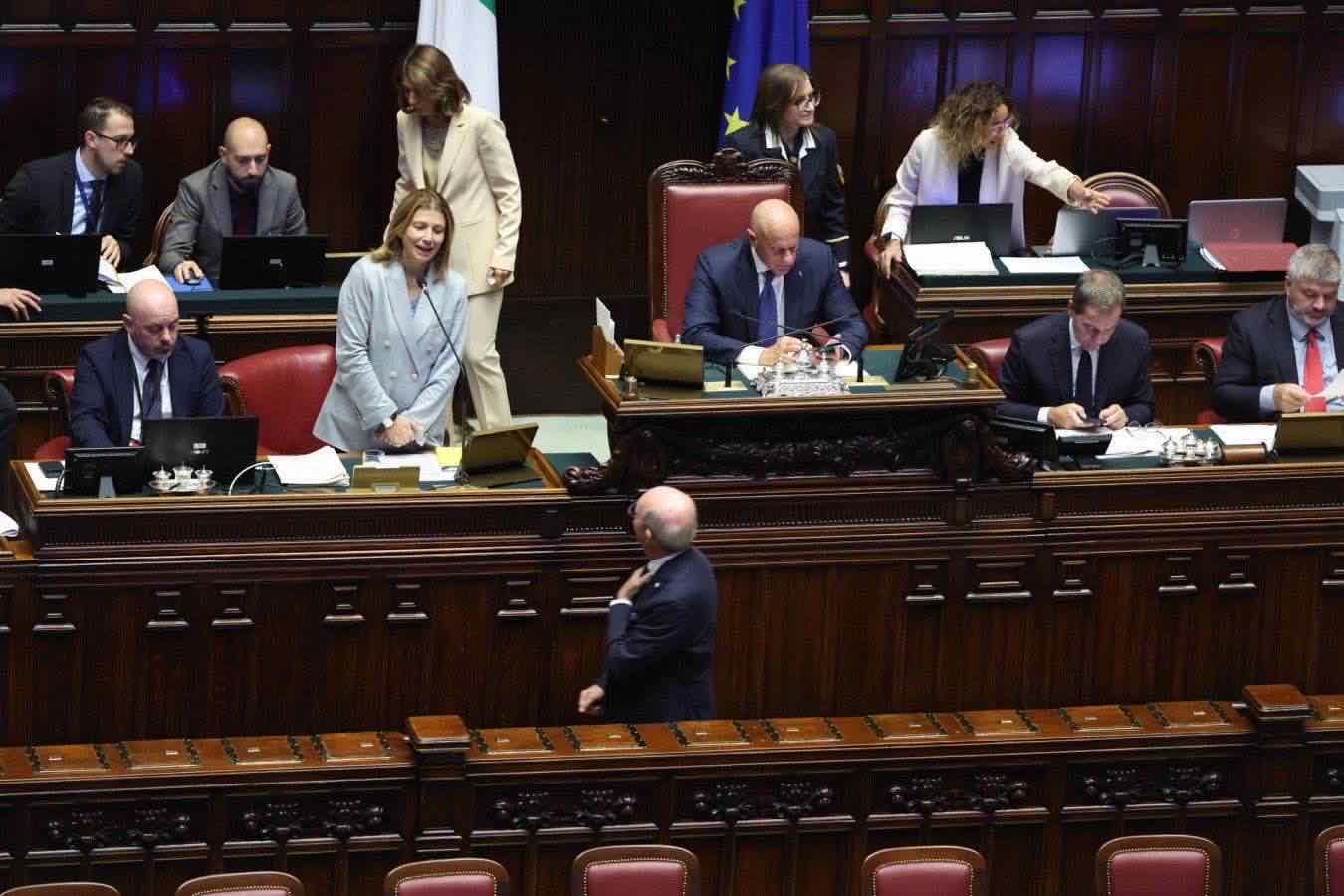 Legge elettorale, governo ottiene fiducia anche sull'articolo 3 mentre l'opposizione protesta