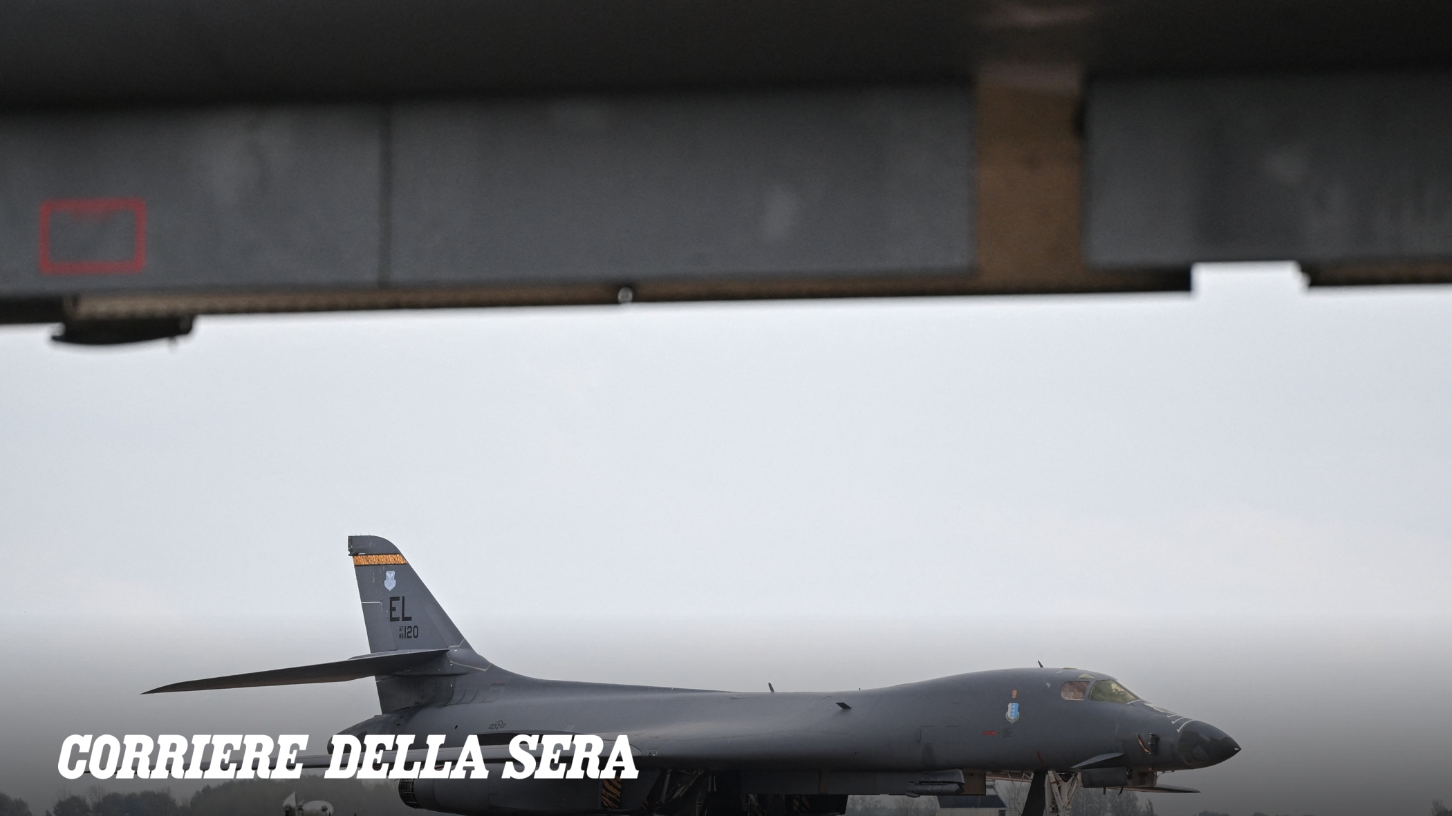 L'incidente alla base Raf di Fairford: sei fermi e il rientro dei bombardieri americani