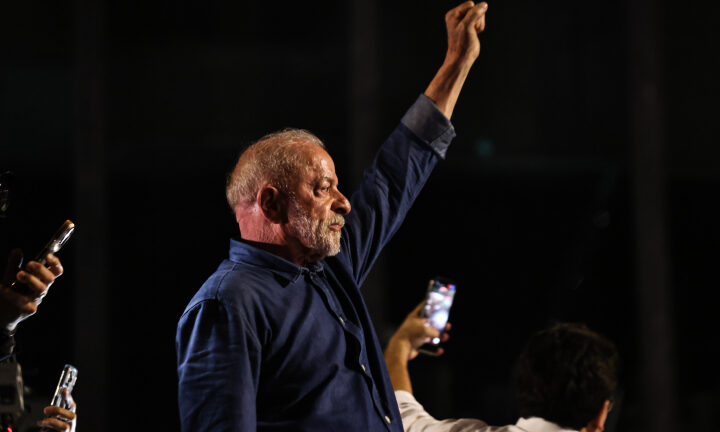 Lula vince le elezioni in Brasile mentre Flávio Bolsonaro contesta il risultato