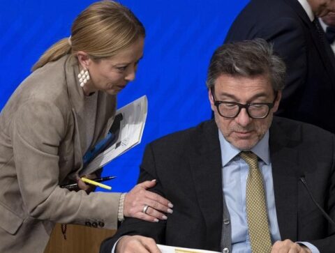Manovra: giovani, anziani ed energia al centro, confronto acceso sulle banche