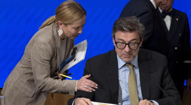Manovra: giovani, anziani ed energia al centro, confronto acceso sulle banche