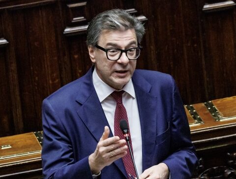 Manovra, rinvio della presentazione per il negoziato con Ue