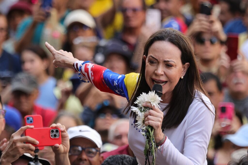 María Corina Machado torna in Venezuela dopo un anno di assenza per sfuggire al regime di Maduro