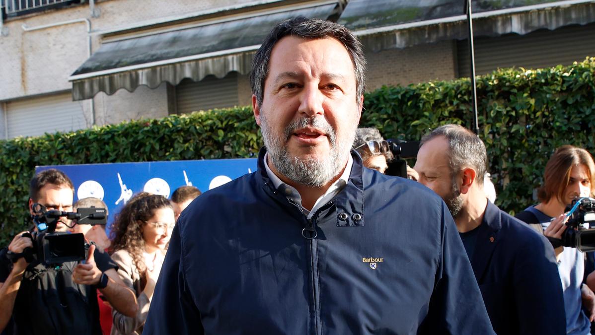 Matteo Salvini si dimette da segretario della Lega in vista del congresso di Milano