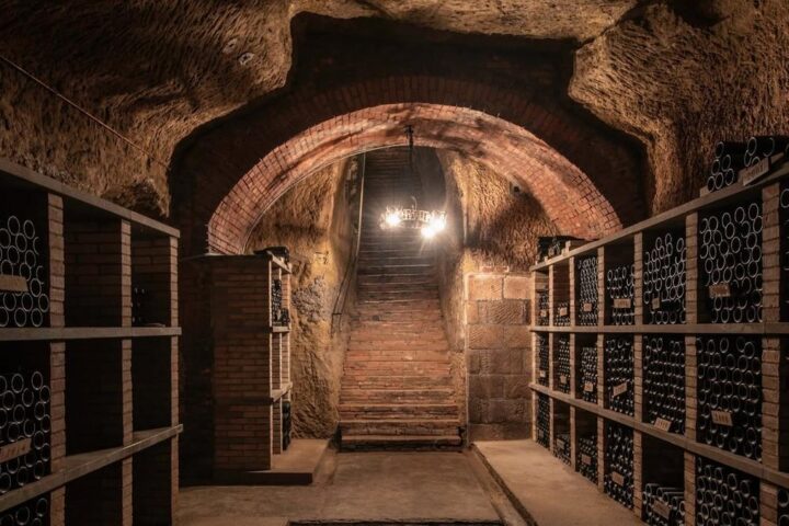 Maxi furto da 5 milioni di euro alla Marchesi Antinori: rubate 30mila bottiglie di vino prestigioso