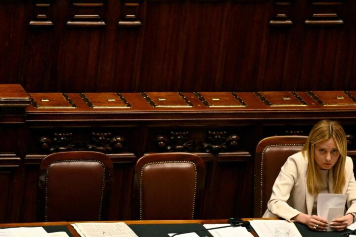 Meloni affronta la tensione sull'armamento per l'Ucraina e le pressioni su Bruxelles