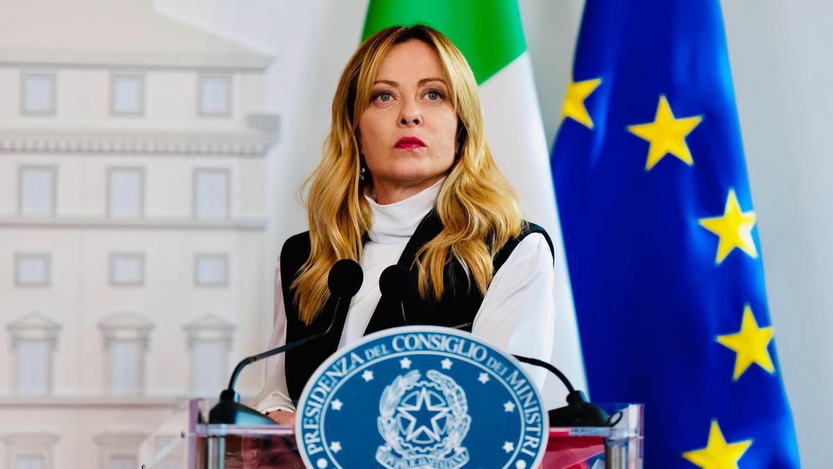 Meloni non firma il Dpcm per sbloccare aumenti ai magistrati: un miliardo per le emergenze sociali