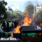 Mezzo milione in piazza in Francia: proteste degli studenti, scontri con la polizia e lezioni sospese