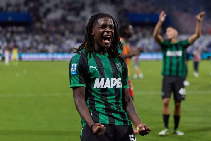 Milan interessato a Darryl Bakola del Sassuolo, anche Roma e Juventus nella corsa