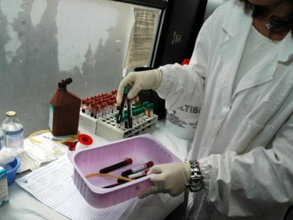 Morta scienziata di 28 anni in laboratorio di peste in Siberia: indagini in corso