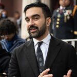 New York, agente dell'Ice ferisce un uomo a Marble Hill, protesta del sindaco Mamdani