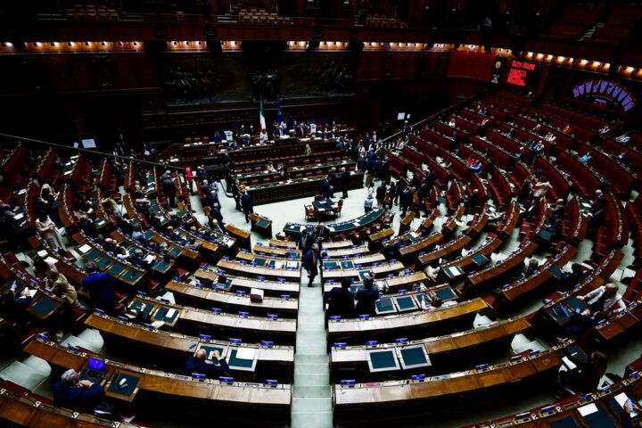 Nuova legge elettorale: approvato lo Stabilicum con premio di maggioranza e preferenze per il voto del 2027