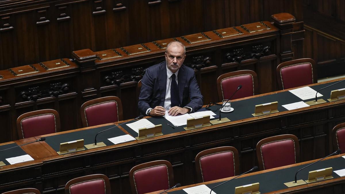 Nuovo contratto dei medici: aumento di 560 euro al mese e parità di retribuzione tra uomini e donne