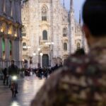 Oltre 150 perquisizioni a Milano e in 20 città italiane dopo la scoperta di una chat sospetta