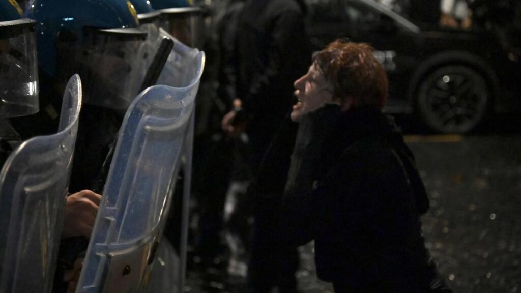 Piazze in subbuglio, Gabrielli avverte: "La rabbia resta sotto la cenere"