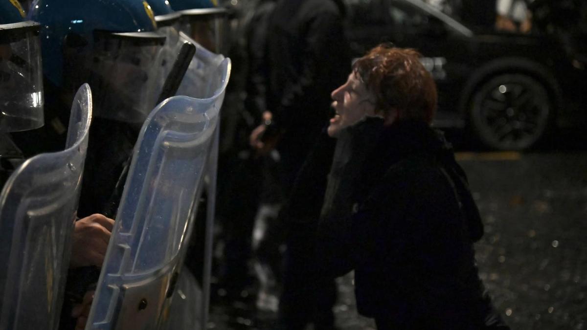 Piazze in subbuglio, Gabrielli avverte: "La rabbia resta sotto la cenere"