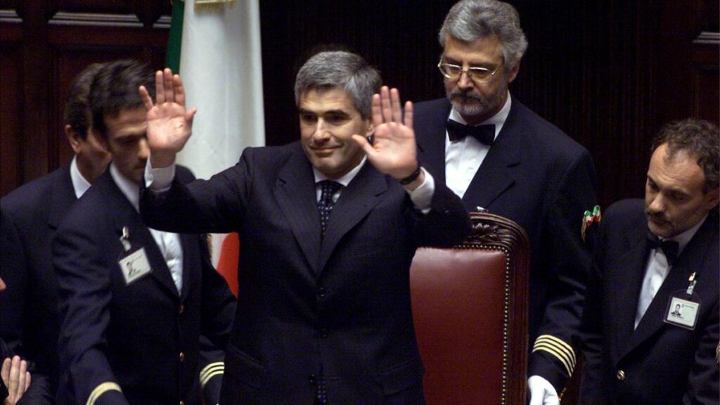 Pier Ferdinando Casini annuncia la non ricandidatura: “Bologna è al centro, serve una politica che torni alla gente”