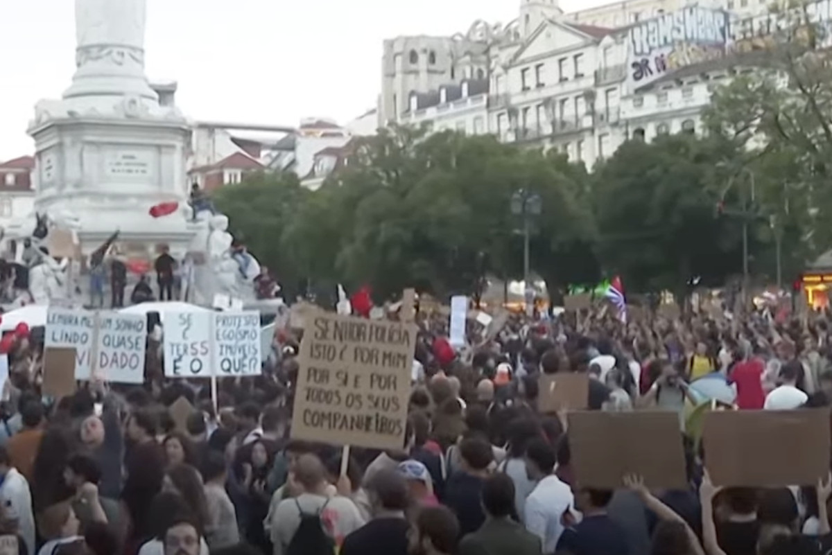 Proteste in Portogallo contro gli aumenti dei prezzi degli affitti e delle case