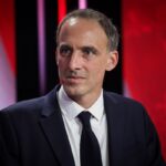 Raphaël Glucksmann propone regolarizzazione per 300mila immigrati irregolari in Francia