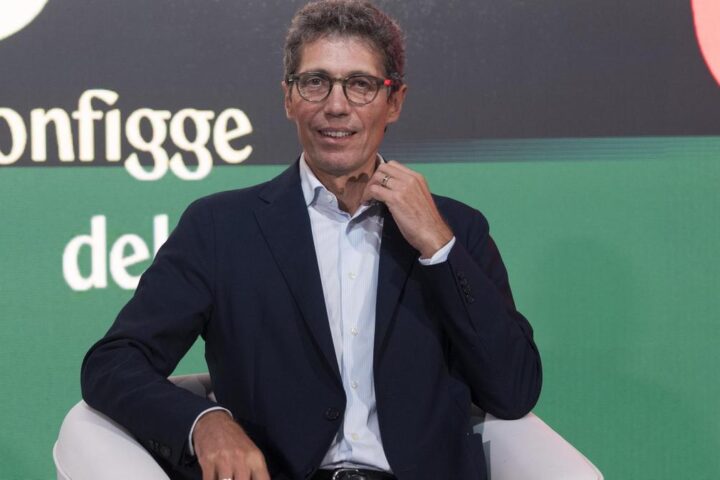 Ritardi nella definizione della leadership e del metodo di costruzione della coalizione in Italia