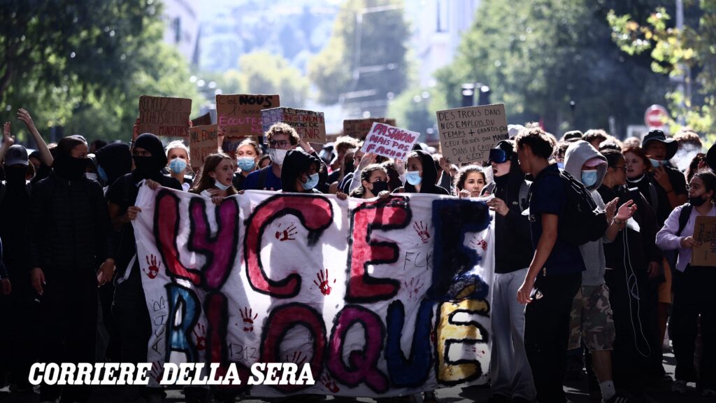 Rivolta degli studenti in Francia contro Parcoursup: 2000 arresti e 300 poliziotti feriti