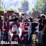 Rivolta degli studenti in Francia contro Parcoursup: 2000 arresti e 300 poliziotti feriti