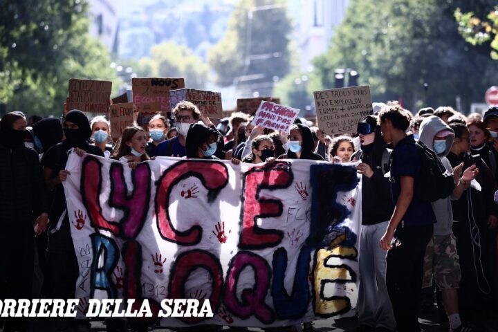 Rivolta degli studenti in Francia contro Parcoursup: 2000 arresti e 300 poliziotti feriti