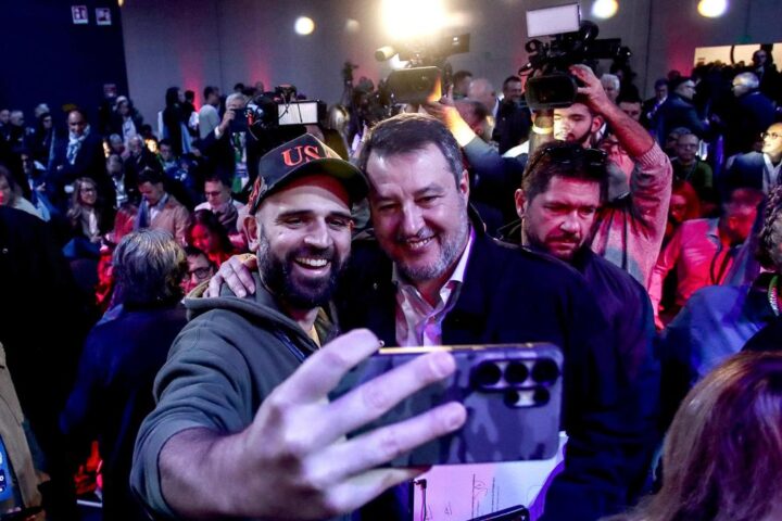 Salvini rieletto segretario della Lega con il 76%: "Basta soldi e armi a Kiev"