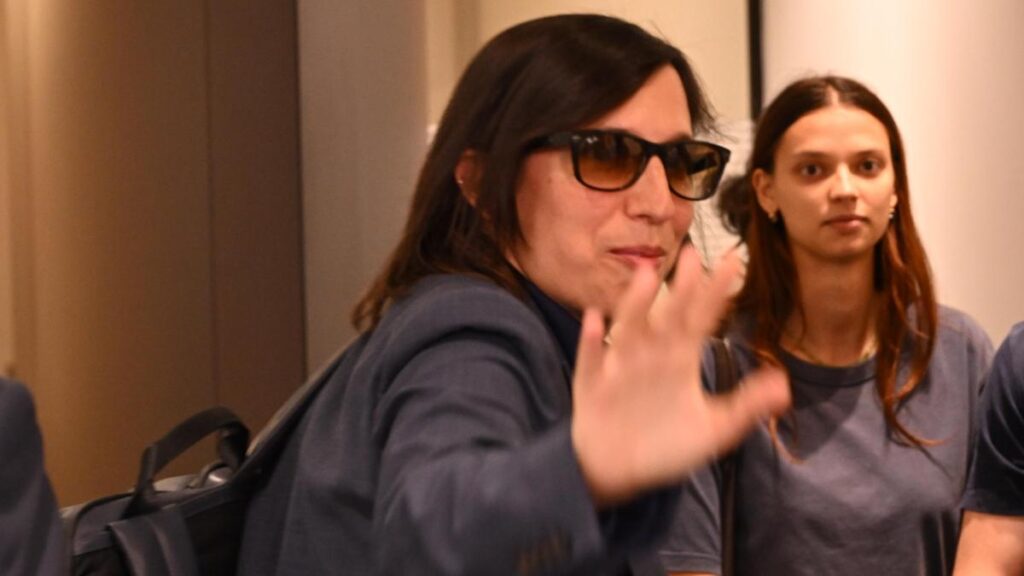 Schlein attacca Conte, afferma che la candidatura a Palazzo Chigi richiede un voto in più