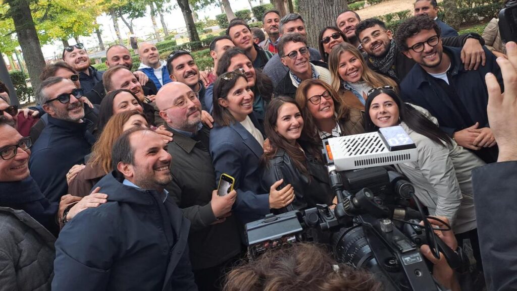 Schlein critica il governo Meloni: Italia sempre più povera e arrabbiata