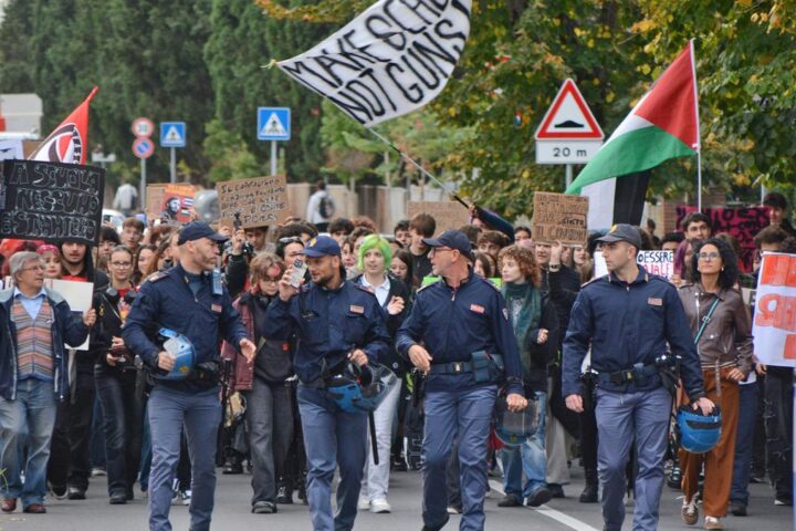 Sciopero generale del 30 ottobre: proteste in tutto il Paese, trasporti precettati da Salvini